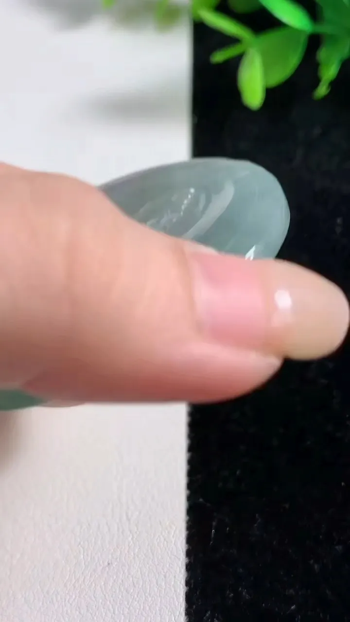 天然A货翡翠观音菩萨吊坠，尺寸52.3-4，重量:27.74g
9月9日