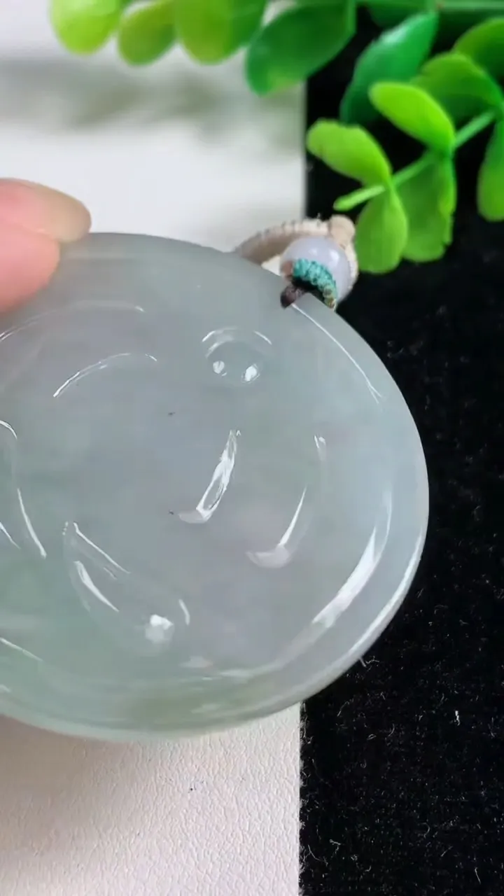 天然A货翡翠虚空藏观音菩萨吊坠，尺寸53.3-4.8，重量:37.01g
9月9日
