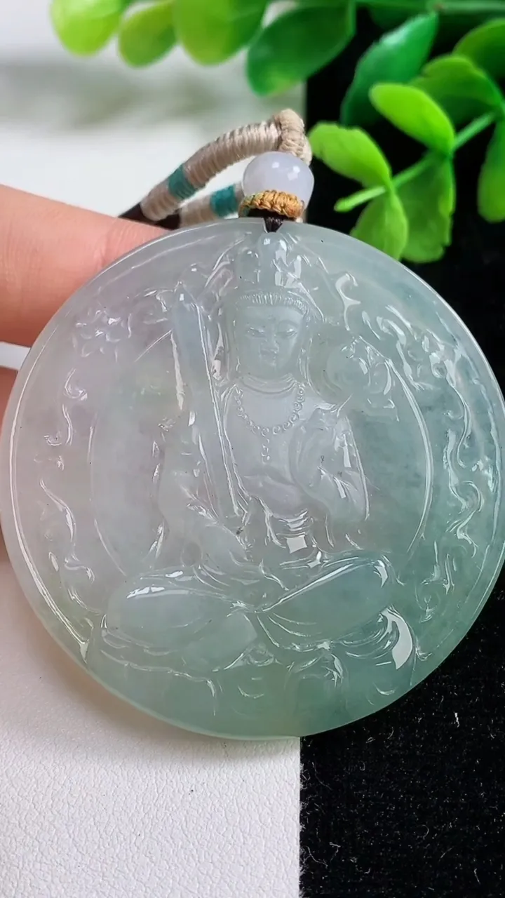 天然A货翡翠虚空藏观音菩萨吊坠，尺寸53.3-4.8，重量:37.01g
9月9日