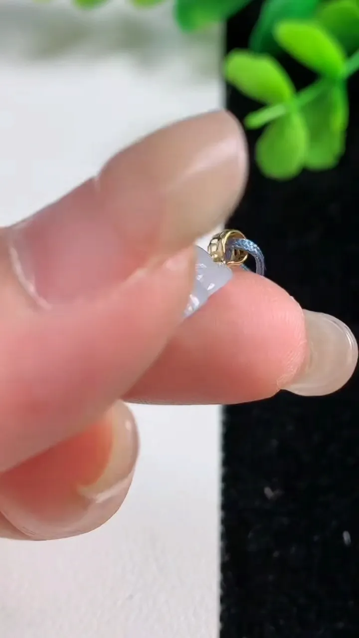 天然A货翡翠种飘花佛公吊坠，尺寸22-23.8-5，重量:4.09g
9月9日