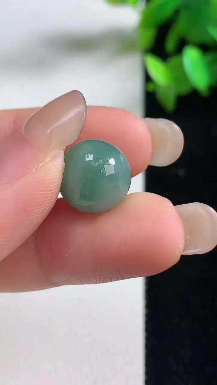 天然A货翡翠圆珠镶嵌件，尺寸11.6，重量:4.79g
9月10日
