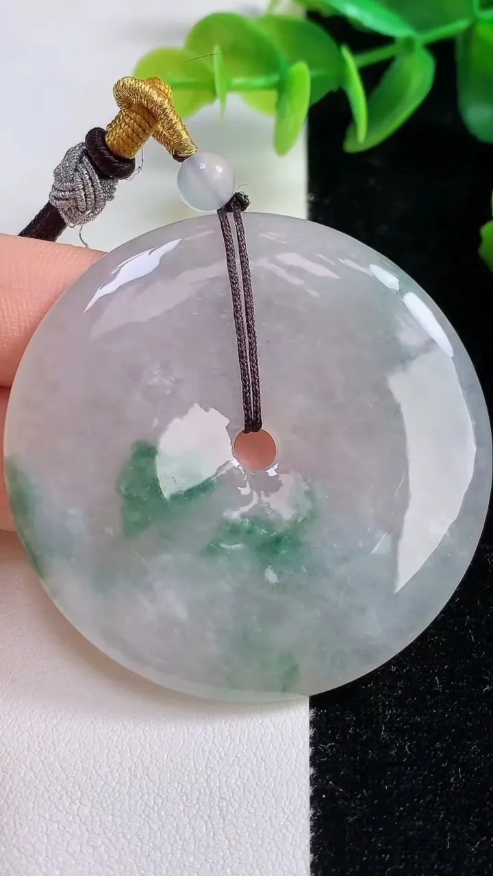 天然A货翡翠飘花平安扣吊坠，尺寸 51.4-6.2，重: 36.85g
9月10日