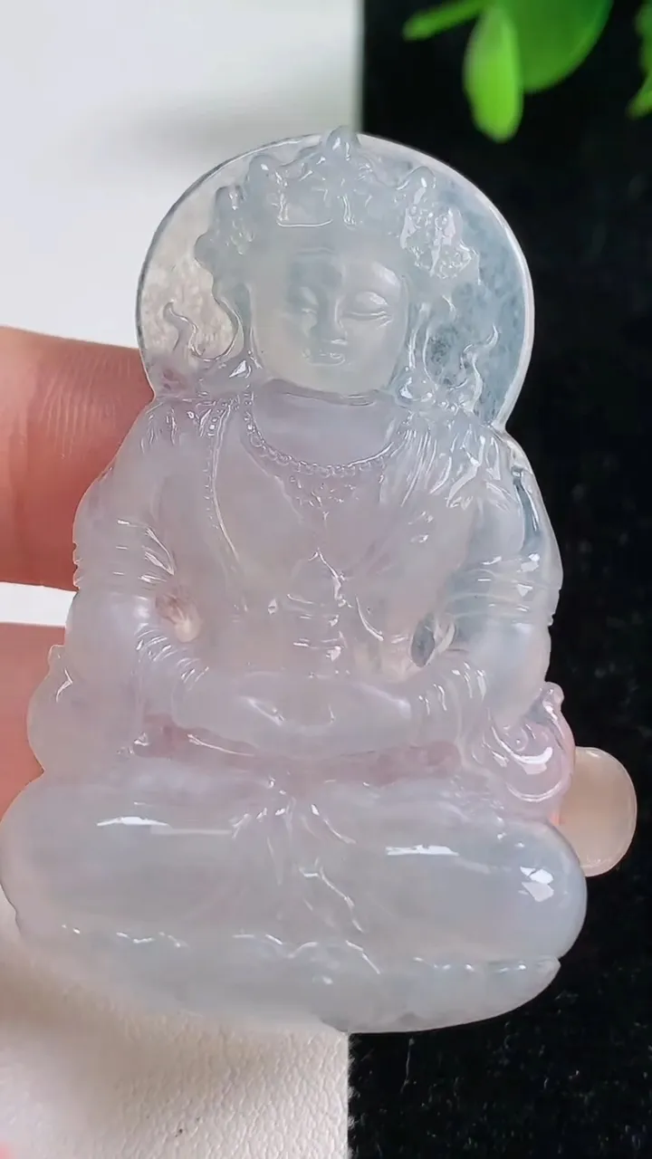 天然A货翡翠度母观音菩萨吊坠，尺寸52.2-32-5，重量:15.88g
9月10日