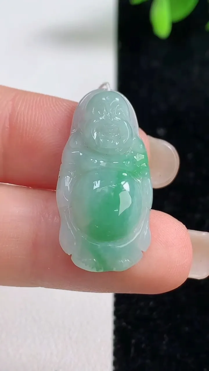 天然A货翡翠站佛 佛公吊坠，尺寸38.5-13.6-5.2，重量:3.44g
9月10日