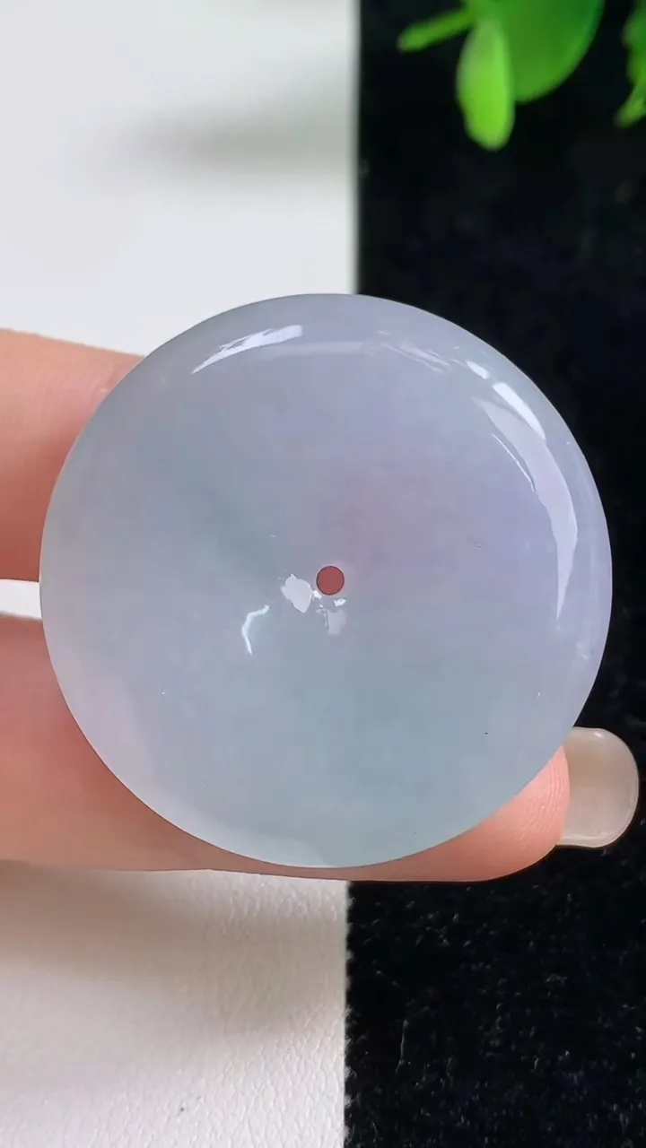 天然A货翡翠冰种春带彩紫罗兰平安扣吊坠，尺寸35-5.7，重量:15.38g
9月10日