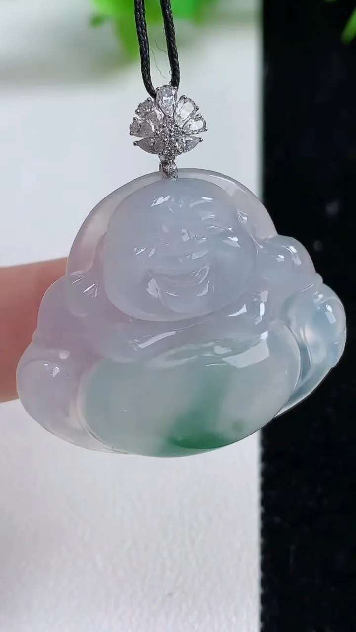 天然A货翡翠种飘花佛公吊坠，尺寸29.6-33.8-5.8，重量:9.35g
9月10日