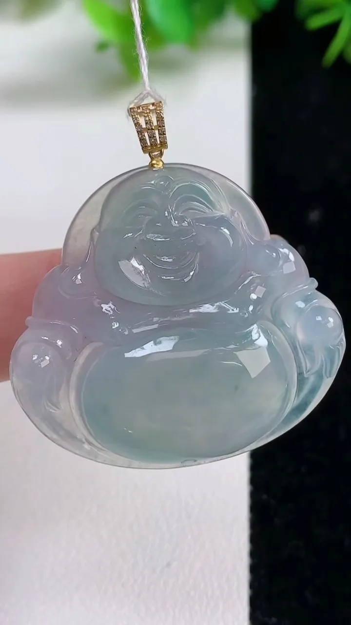 天然A货翡翠种飘花佛公吊坠，尺寸32-35.7-5.5，重量:10.00g
9月10日