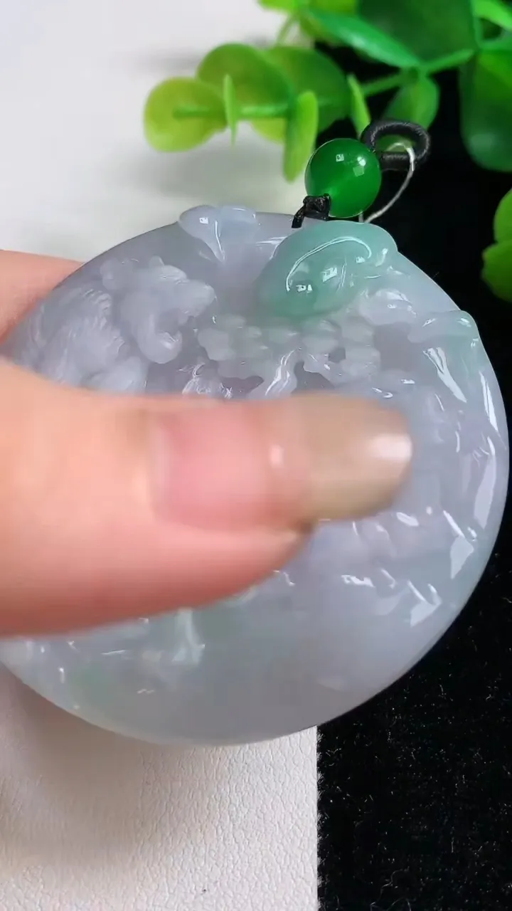 天然A货翡翠生肖虎吊坠，尺寸 55.7-7，重: 35.17g
9月10日