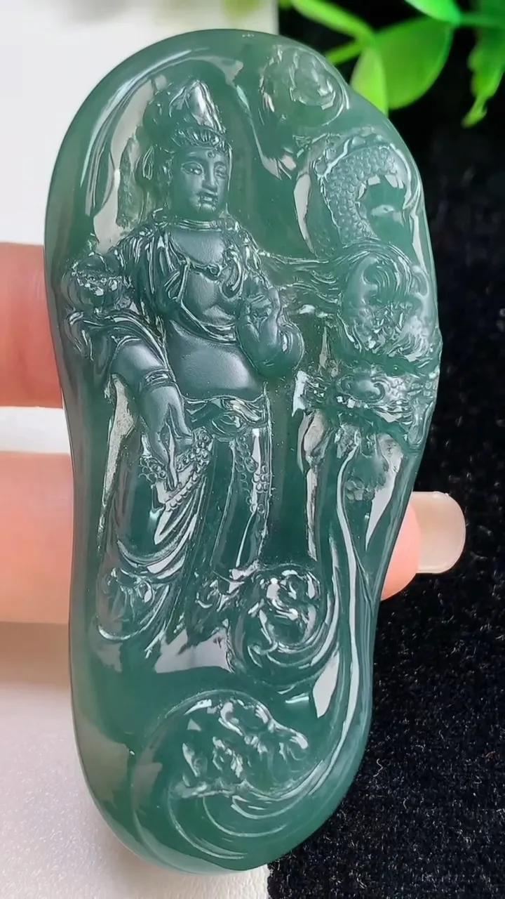 天然A货翡翠蓝水祥龙大势至观音菩萨吊坠，尺寸45.7-35.6-7.2，重量:42.34g
9月10日