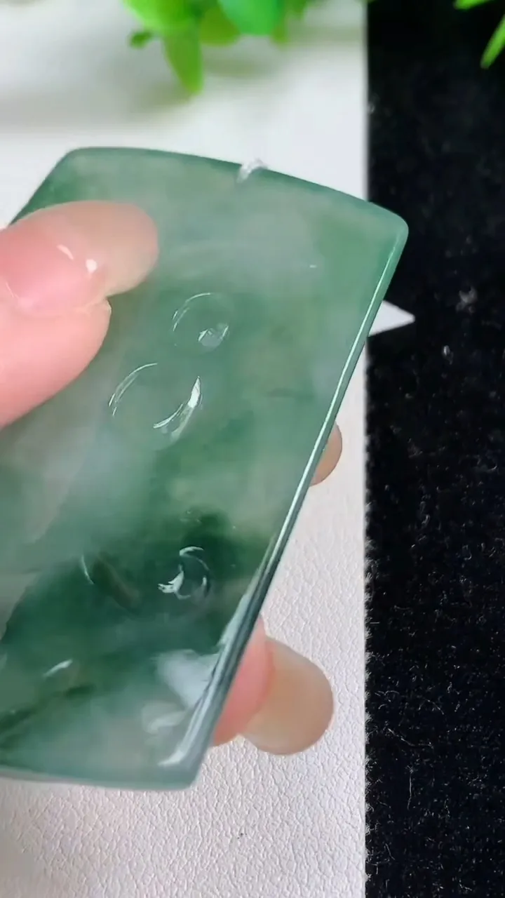 天然A货翡翠普贤菩萨吊坠，尺寸59-38-5.2，重量:31.23g
9月10日