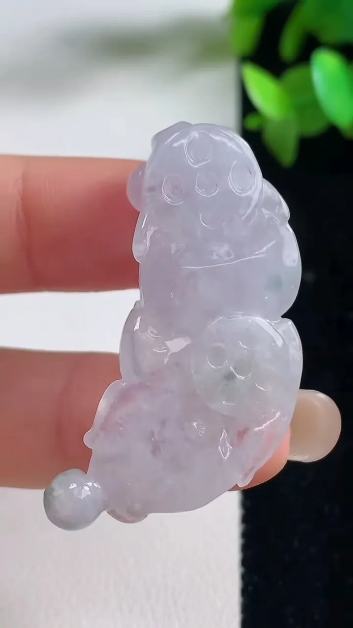 天然A货翡翠紫罗兰生肖猴吊坠，尺寸23.7-16.3-7，重量:5.98g
9月10日