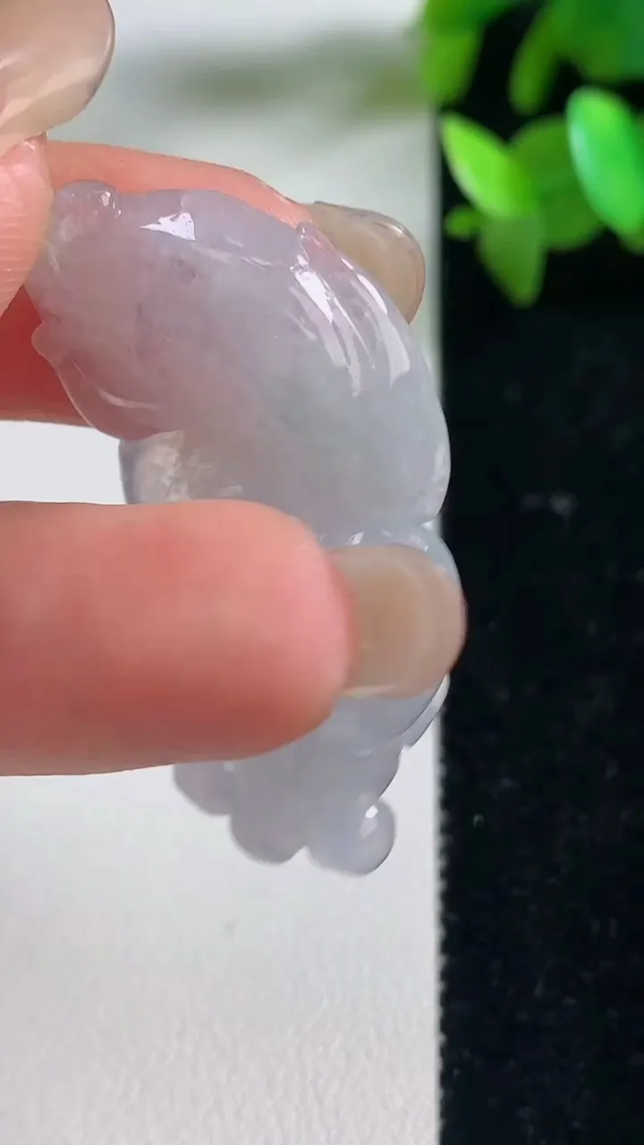天然A货翡翠紫罗兰生肖猴吊坠，尺寸23.7-16.3-7，重量:5.98g
9月10日