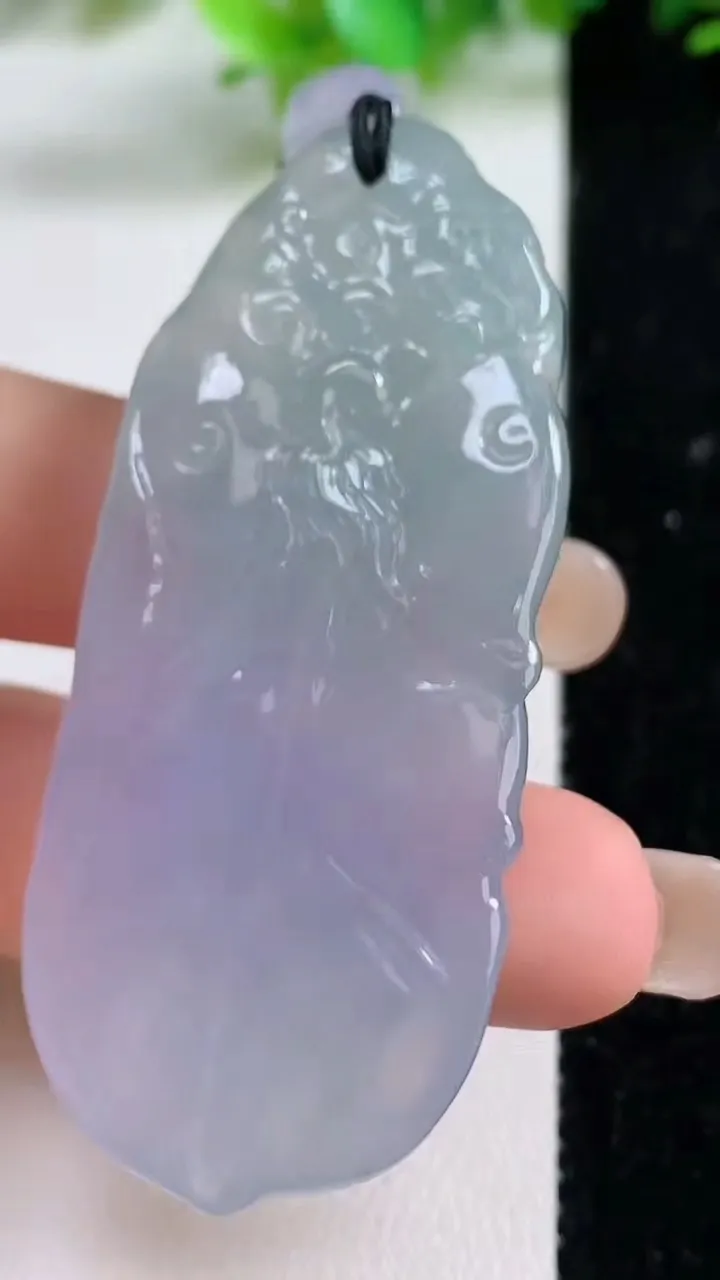 天然A货翡翠冰种紫罗兰龙牌吊坠，尺寸62-25.5-8，重量:27.90g
9月10日