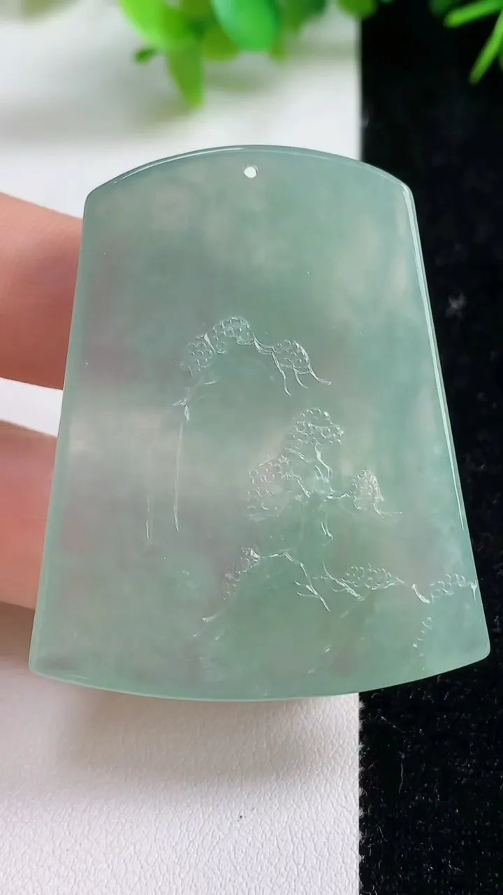 天然A货翡翠山水牌吊坠，尺寸47-36.8-5.2，重量:24.06g
9月10日