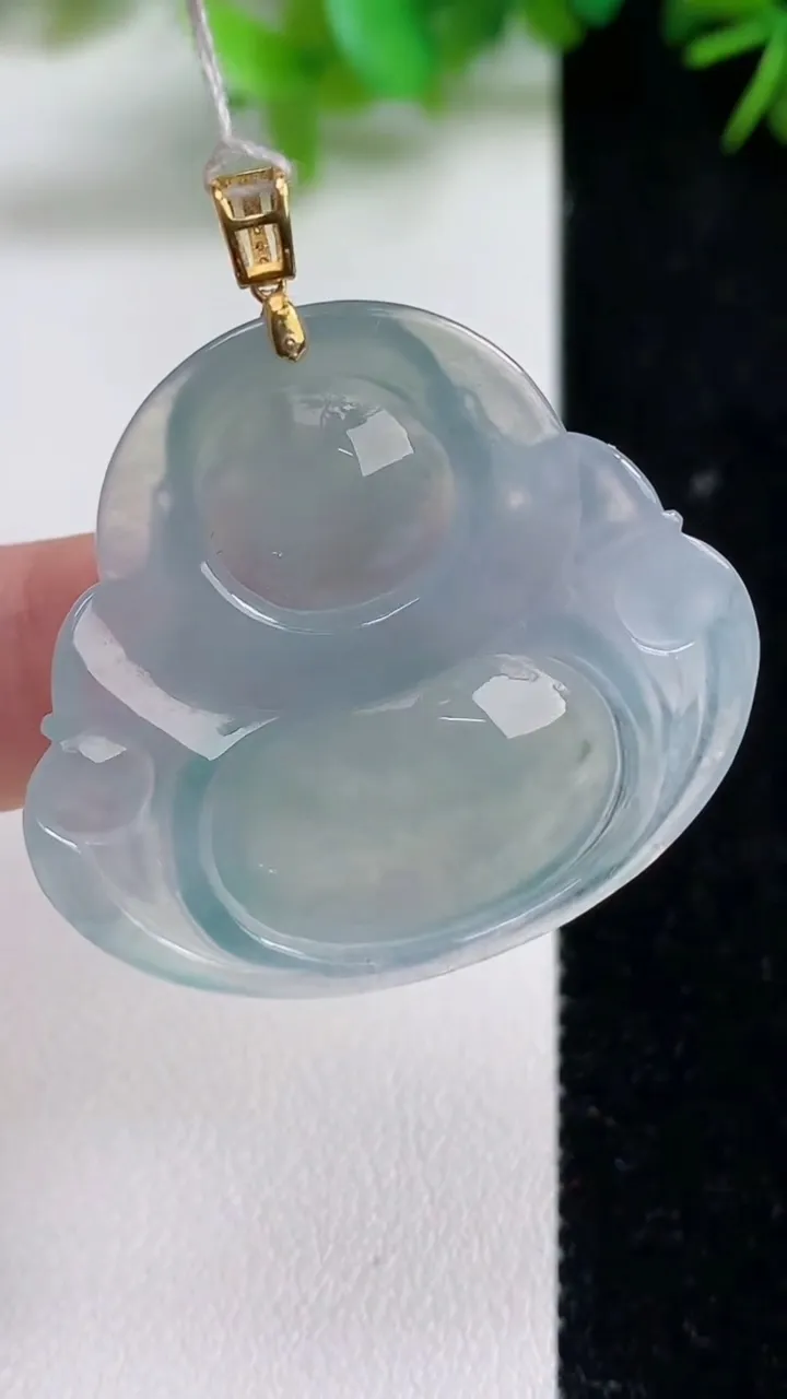 天然A货翡翠种飘花佛公吊坠，尺寸32-35.7-5.5，重量:10.00g
9月10日