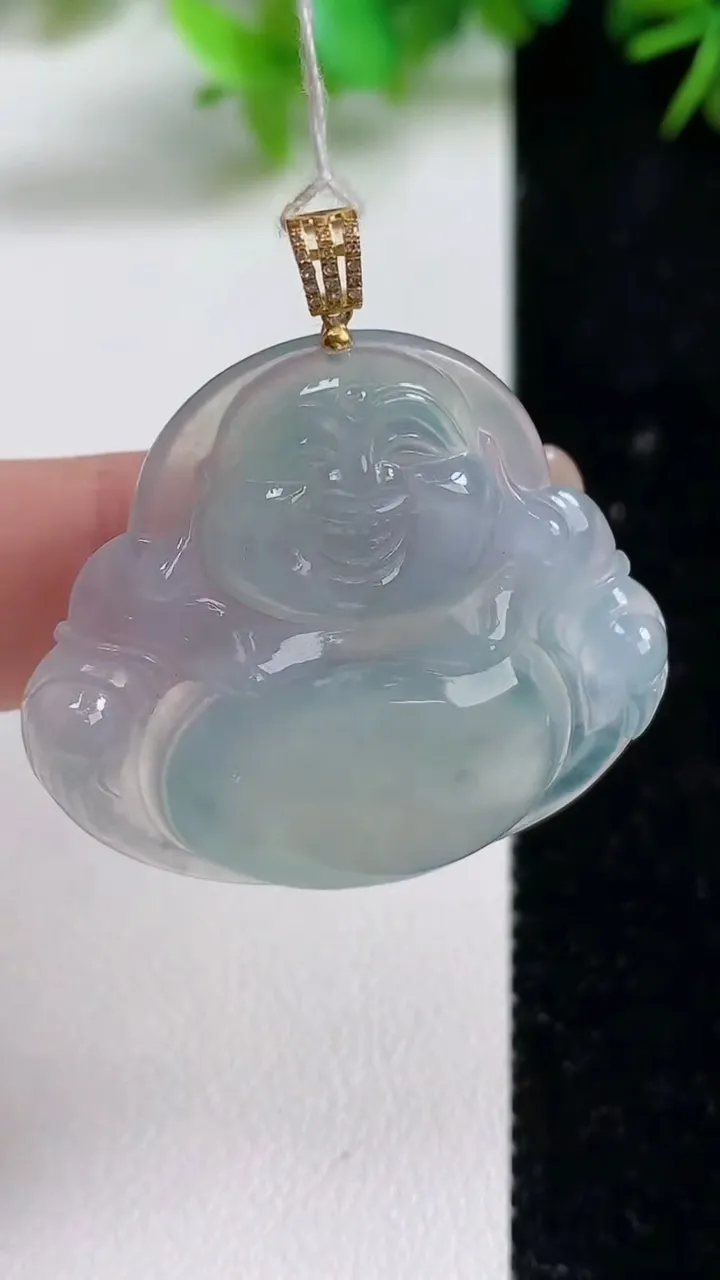 天然A货翡翠种飘花佛公吊坠，尺寸32-35.7-5.5，重量:10.00g
9月10日