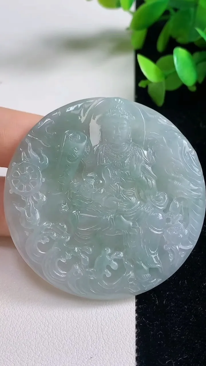 天然A货翡翠普贤菩萨吊坠，尺寸53.2-5.3，重量:34.68g
9月11日