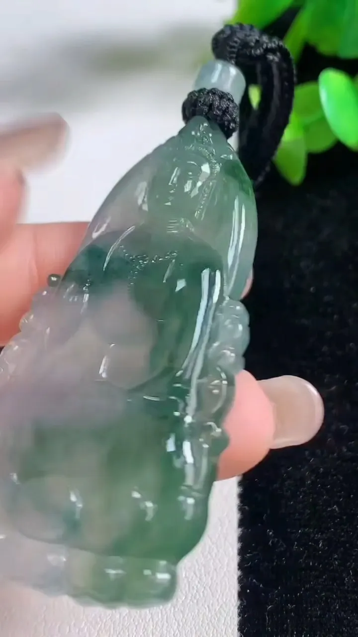 天然A货翡翠观音菩萨吊坠，尺寸57.8-33-5，重量:25.10g
9月11日