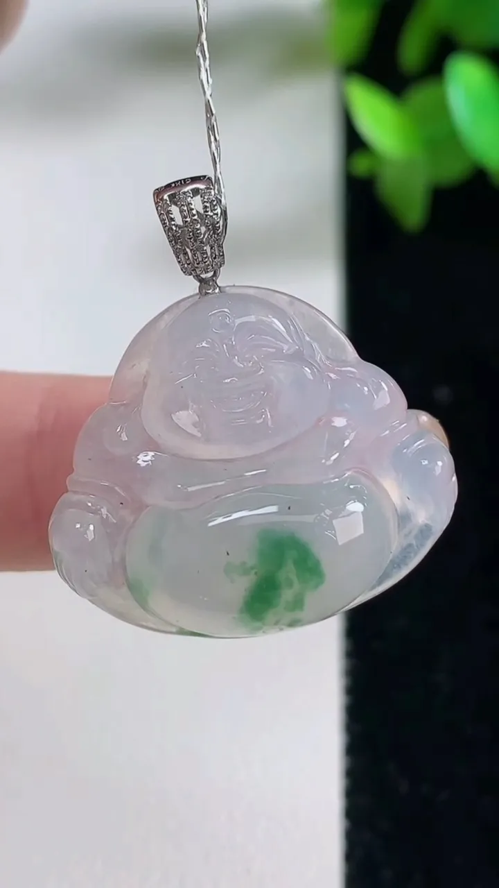 天然A货翡翠种飘花佛公吊坠，尺寸22.4-25.8-6，重量:5.62g
9月11日