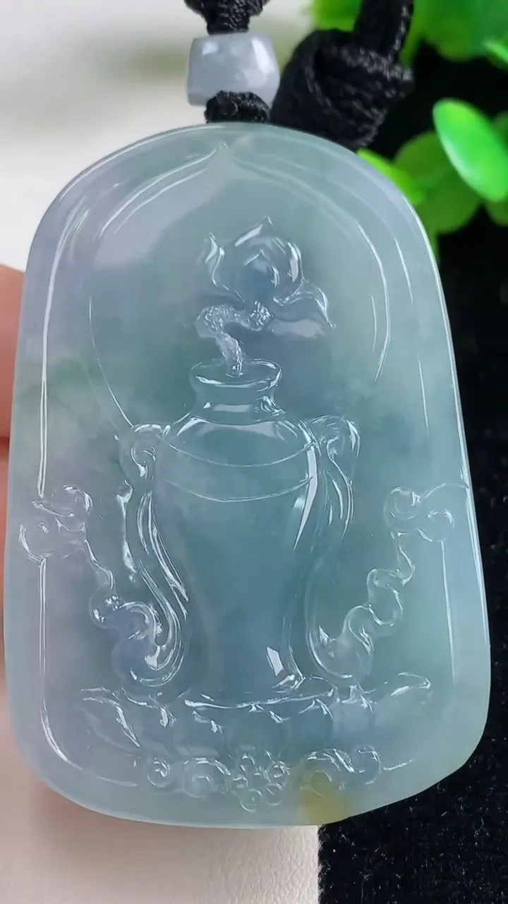 天然A货翡翠种紫罗兰普贤菩萨吊坠，尺寸60.6-40.5-11.6，重量:55.69g
9月11日