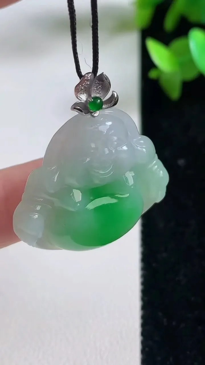 天然A货翡翠佛公吊坠，尺寸27.6-29.5-5.7，重量:7.26g
9月11日