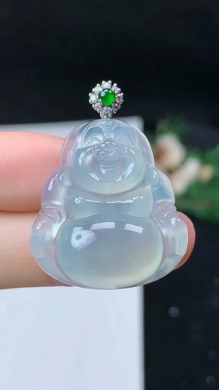 天然A货翡翠白冰佛公吊坠，尺寸27.5-25.2-7，重量:6.89g
9月11日