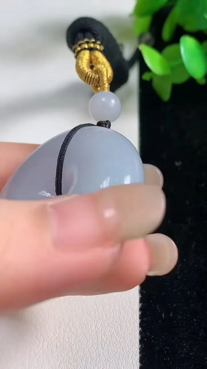天然A货翡翠紫罗兰平安扣吊坠，尺寸36.2-12，重量:38.68g
9月11日