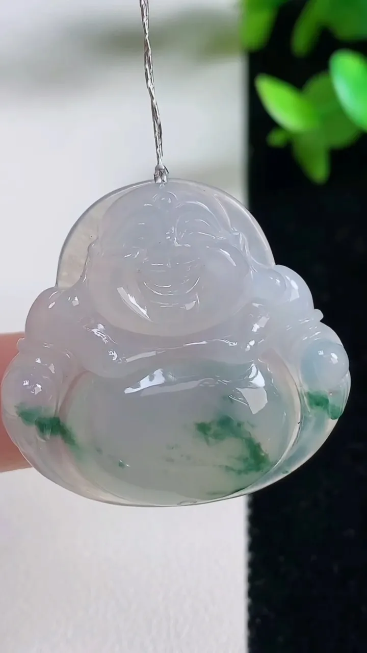 天然A货翡翠种飘花佛公吊坠，尺寸31-32.8-6.4，重量:10.23g
9月11日