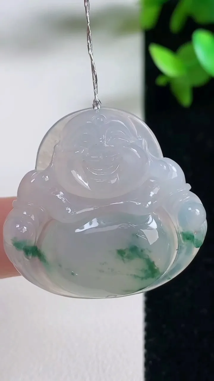 天然A货翡翠种飘花佛公吊坠，尺寸31-32.8-6.4，重量:10.23g
9月11日