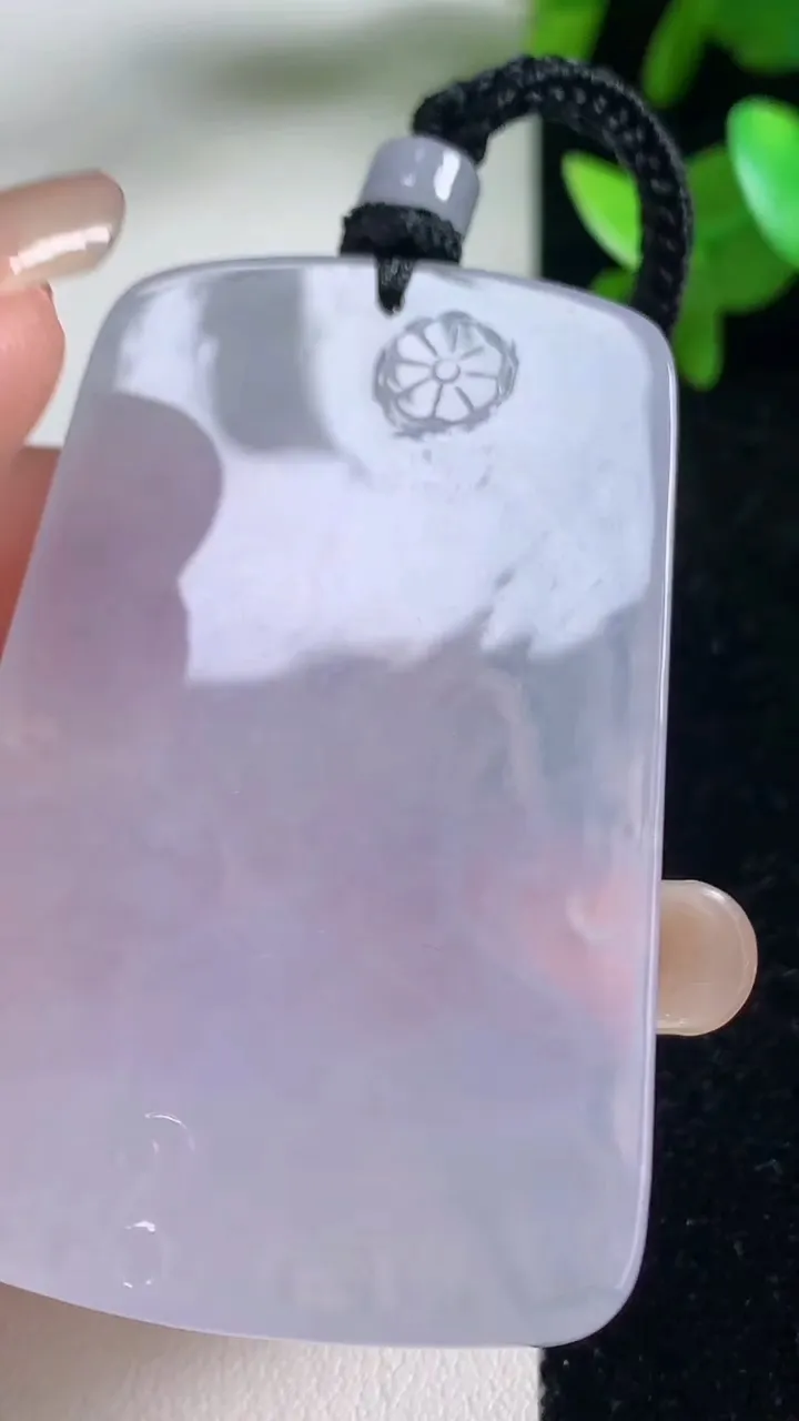 天然A货翡翠种紫罗兰普贤菩萨吊坠，尺寸56.3-36-5.3，重量:29.89g
9月11日