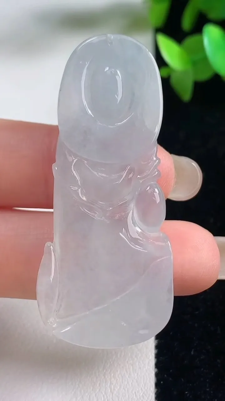天然A货翡翠妈祖吊坠，尺寸52-22.2-5，重量:11.32g
9月11日