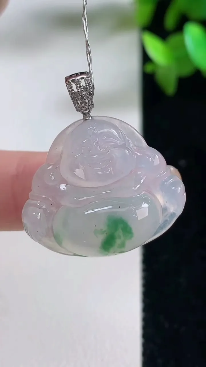 天然A货翡翠种飘花佛公吊坠，尺寸22.4-25.8-6，重量:5.62g
9月11日