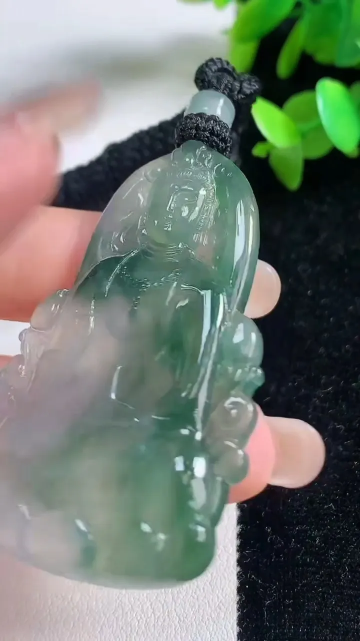 天然A货翡翠观音菩萨吊坠，尺寸55.8-35-5，重量:24.61g
9月11日