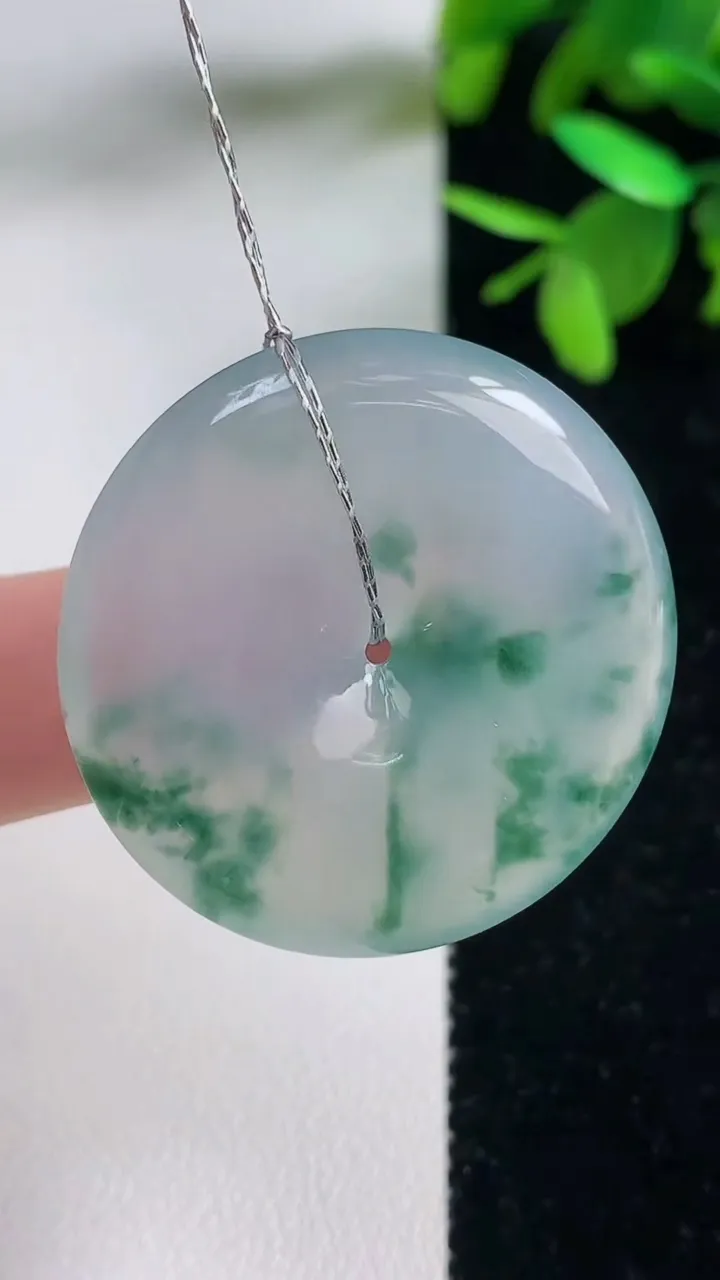 天然A货翡翠种飘花平安扣吊坠，尺寸33.6-6，重量:15.65g
9月11日