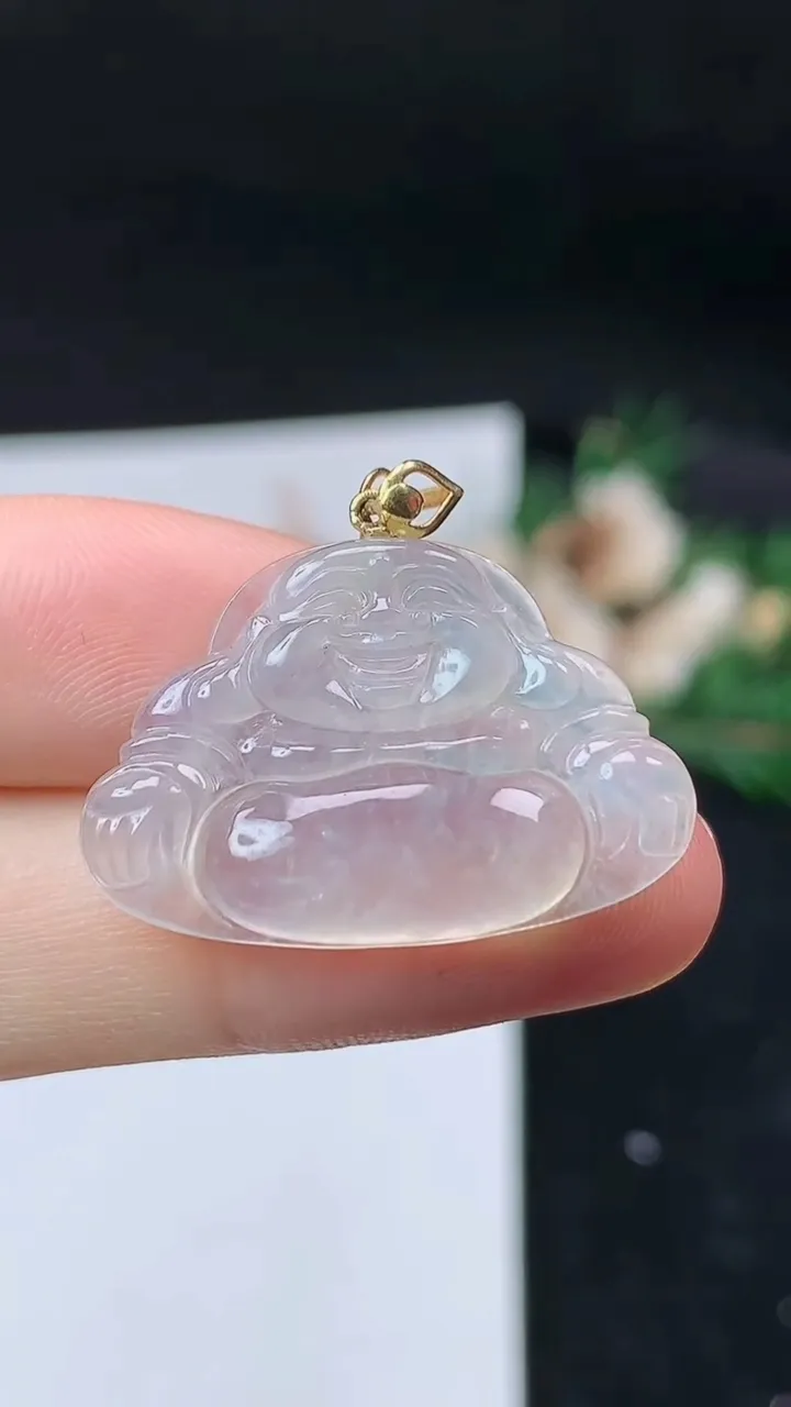 天然A货翡翠白冰佛公吊坠，尺寸18.9-28.2-4.4，重量:4.22g
9月11日