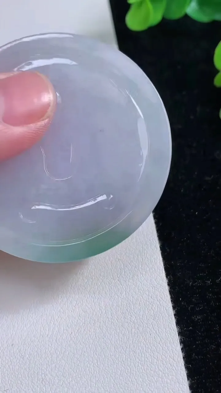 天然A货翡翠虚空藏观音菩萨吊坠，尺寸54.7-5，重量:33.59g
9月12日