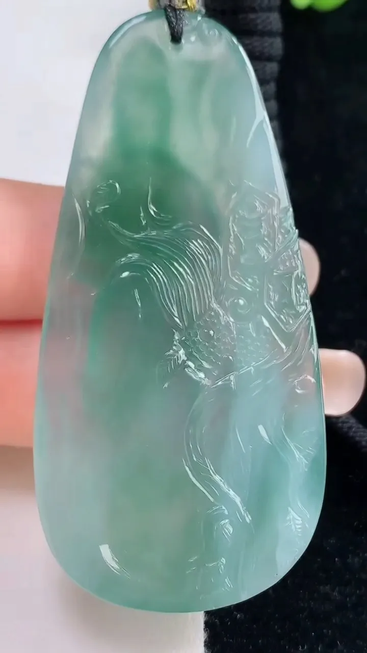 天然A货翡翠祥龙大势至观音菩萨吊坠，尺寸64-31.4-5.4，重量:26.50g
9月13日