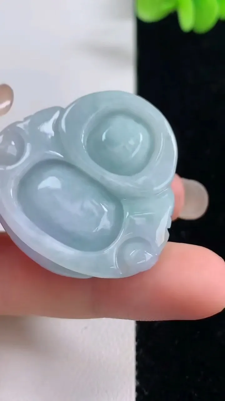 天然A货翡翠紫罗兰佛公吊坠，尺寸34.3-35.3-11.8，重量:24.07g
9月13日