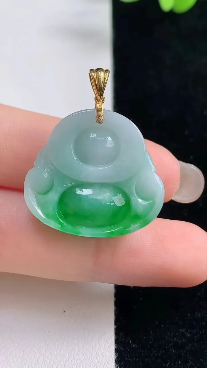 天然A货翡翠佛公吊坠，尺寸23.6-26-7.6，重量:8.08g
9月13日