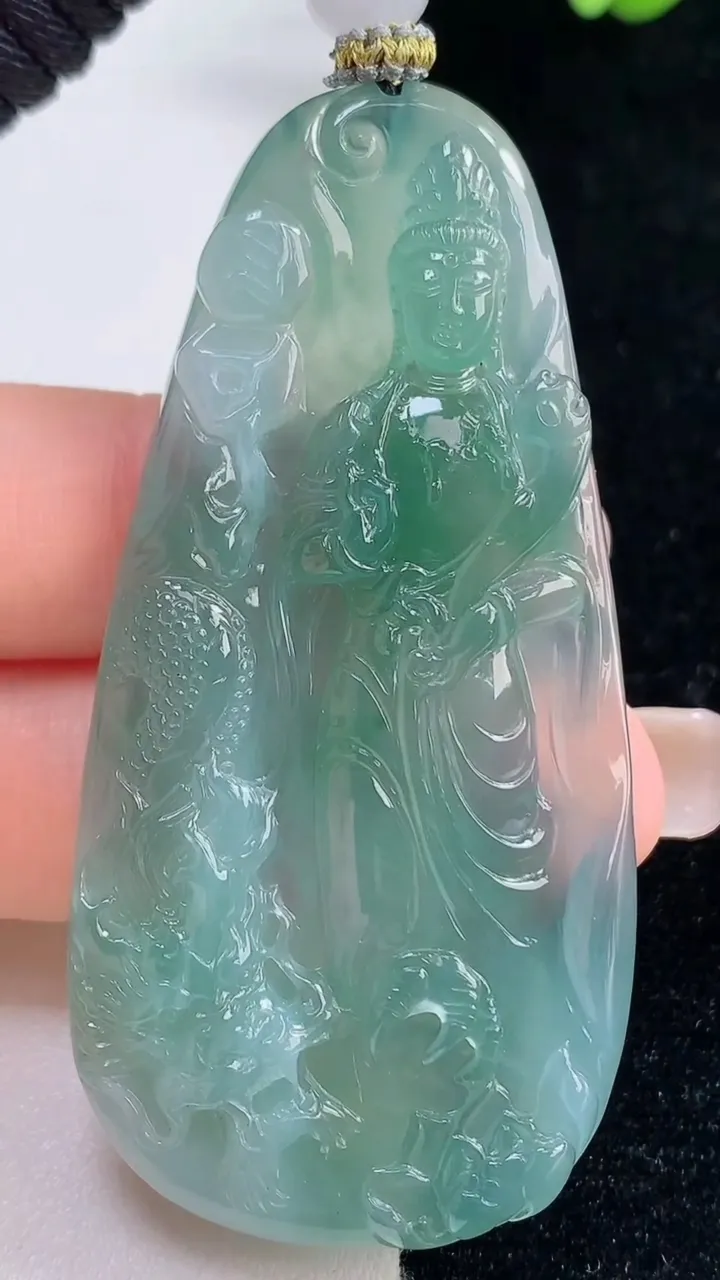 天然A货翡翠祥龙大势至观音菩萨吊坠，尺寸64-31.4-5.4，重量:26.50g
9月13日