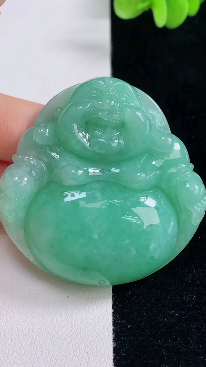 天然A货翡翠佛公吊坠，尺寸50.5-51-11.3，重量:48.36g
9月13日