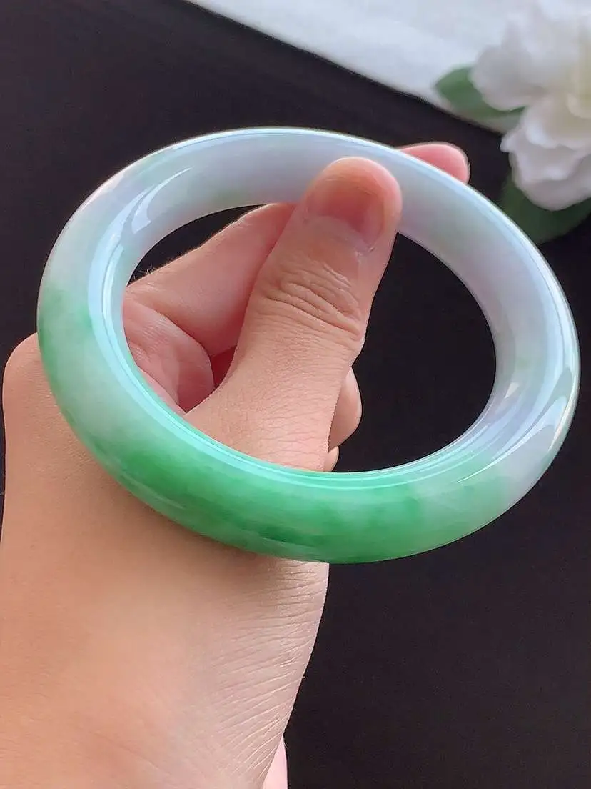 a货翡翠老坑冰润春带彩紫罗兰飘绿胖圆条手镯57-58圈口 尺寸57×12mm 重量82.73g 0911
