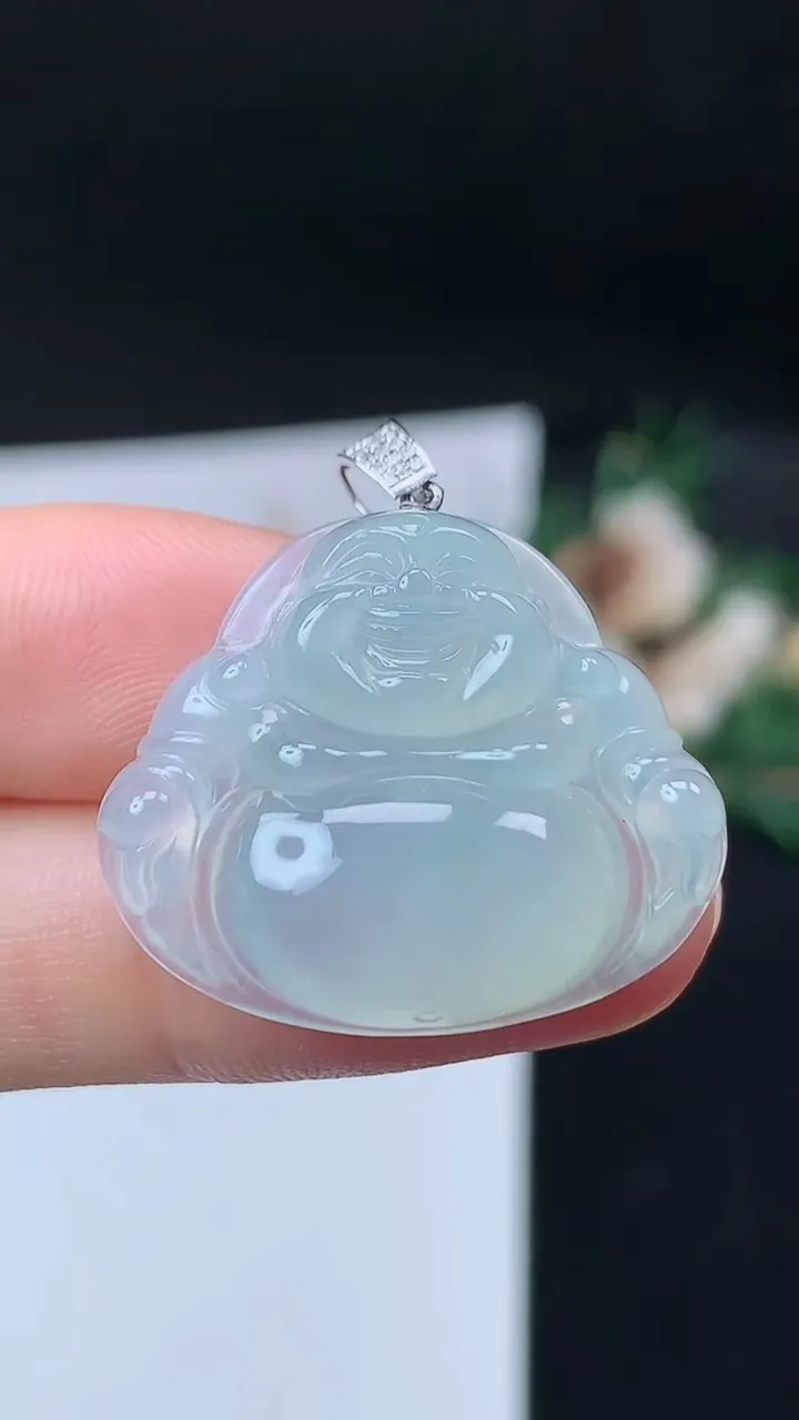 天然A货翡翠白冰佛公吊坠，尺寸22.7-27-6，重量:5.51g
9月13日
