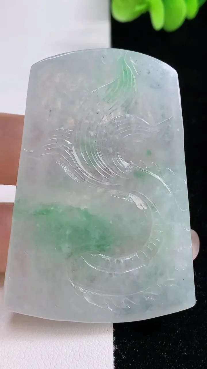 天然A货翡翠山水牌吊坠，尺寸60.2-42-5.5，重量:33.42g
9月13日