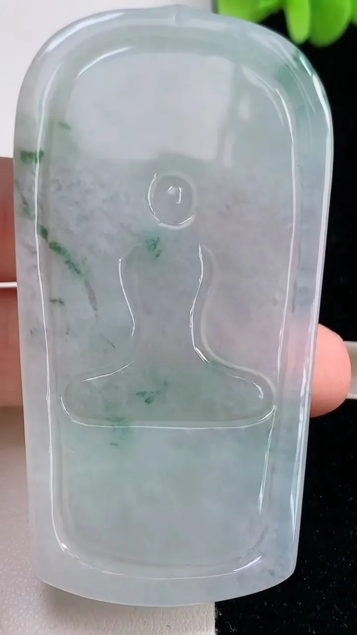 天然A货翡翠冰种飘花不动明王吊坠，尺寸76-41.1-6.5，重量:41.87g
9月13日