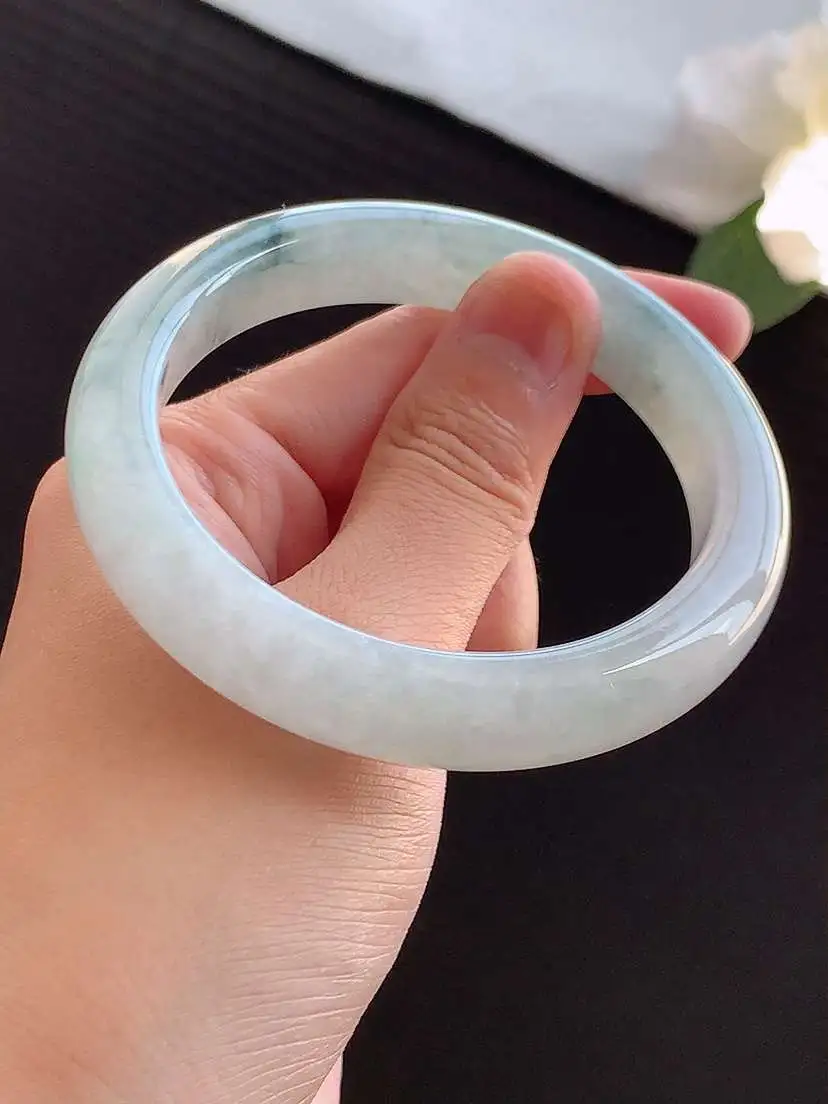 a货翡翠老坑冰种飘花正装正圈手镯57-58圈口  尺寸57×11.2×8.6mm 重量57.05g 0911