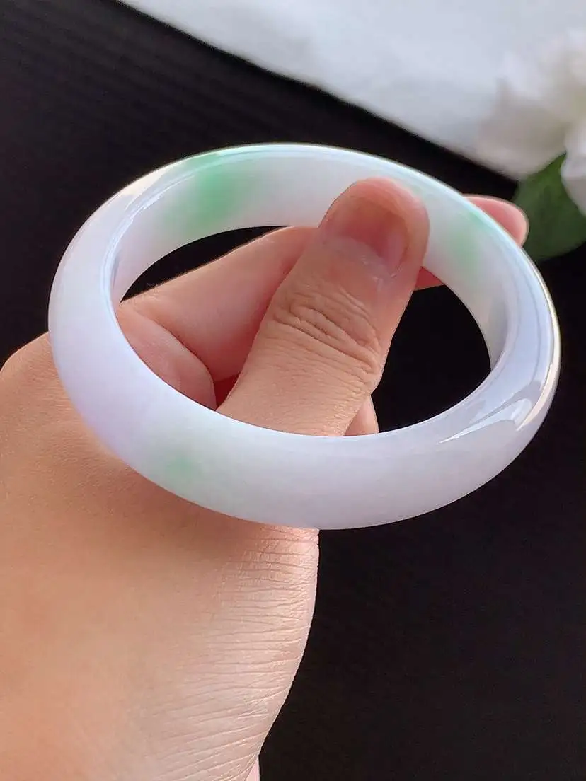 a货翡翠老坑冰种淡春带彩紫罗兰飘绿正装正圈手镯54-55圈口  尺寸54.2×12.8×8mm 重量