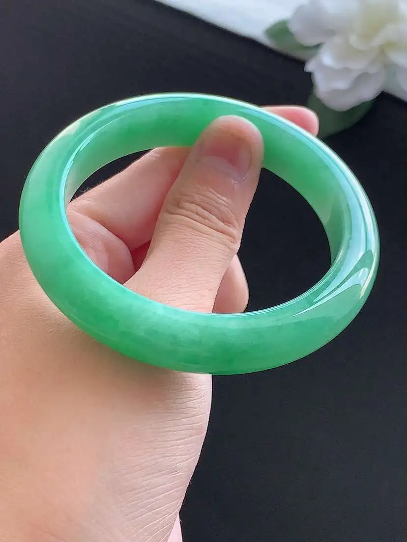 a货翡翠老坑冰种满绿正装正圈手镯57-58圈口  尺寸57.5×12×8.8mm 重量63.88g 