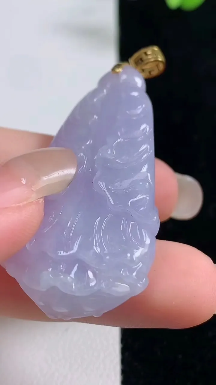 天然A货翡翠18k金紫罗兰白菜吊坠，尺寸46.3-23.6-12.2，重量:19.80g
9月13日