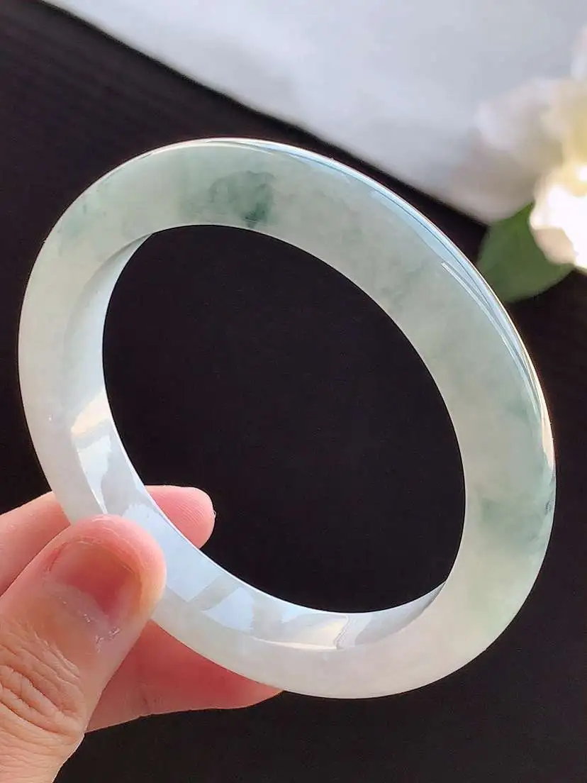 a货翡翠老坑冰种飘花正装正圈手镯57-58圈口  尺寸57×11.2×8.6mm 重量57.05g 